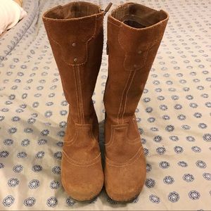 Dansko brown mid calf boot, suede